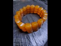 Amber stretchable bracelet