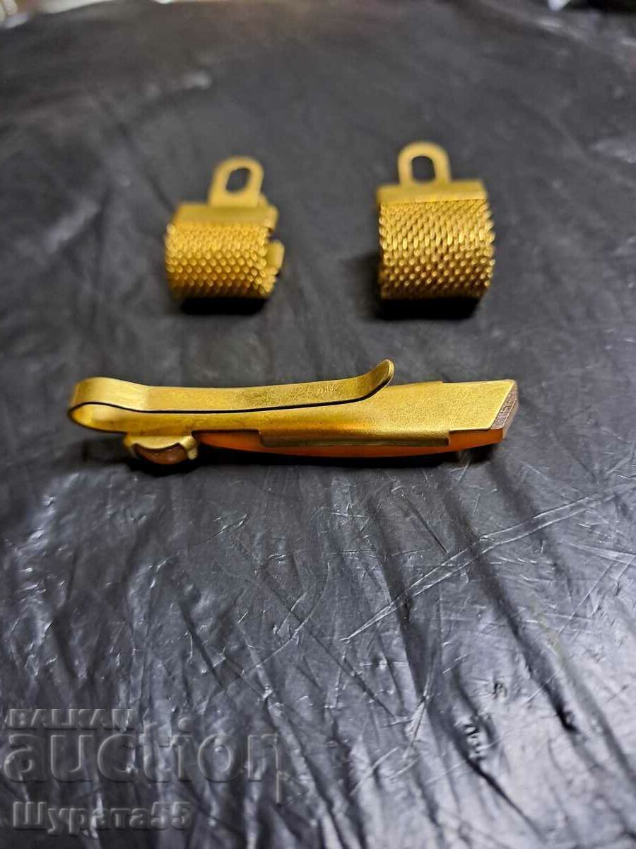 Βελόνα και μανσέτες κεχριμπαρένιο με τιμή 65.00 BGN | € 33.23 Βελόνα και μανσέτες κεχριμπαρένιο με τιμή 65.00 BGN | € 33.23