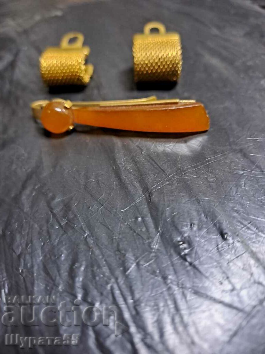 Δημοπρασία Βελόνα και μανσέτες κεχριμπαρένιο Δημοπρασία Βελόνα και μανσέτες κεχριμπαρένιο