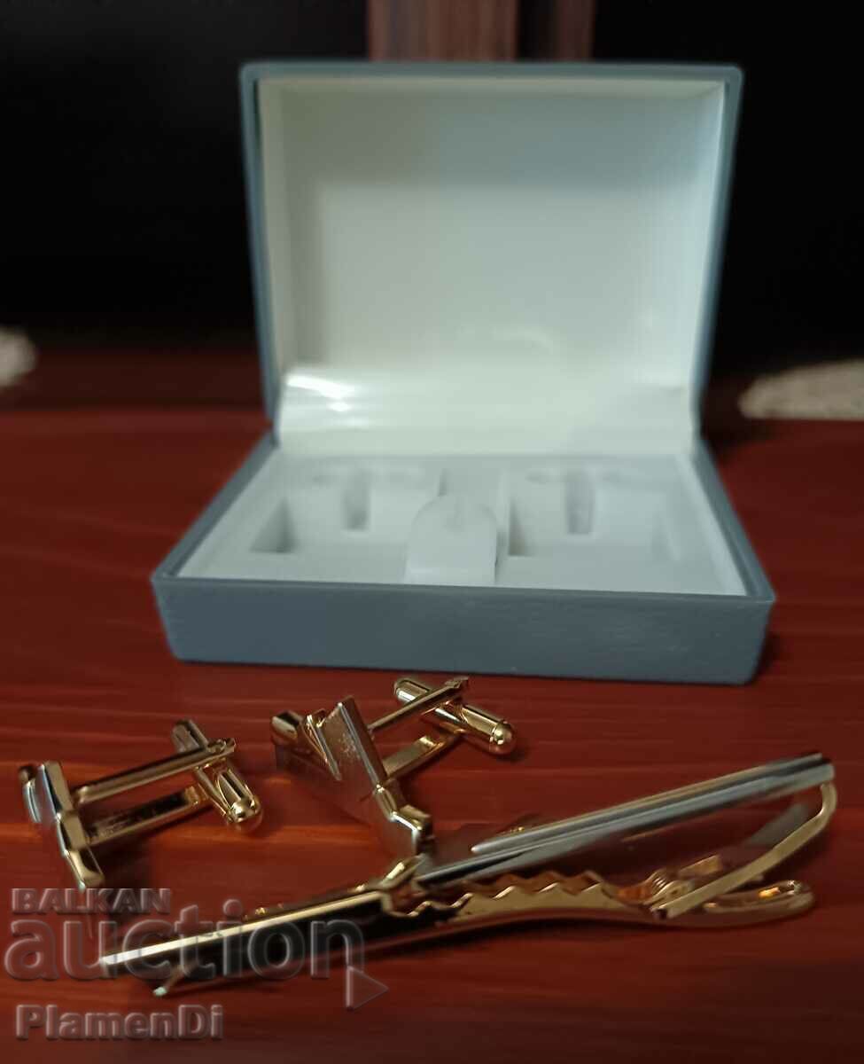 Auction Tie clip and buttonholes Auction Tie clip and buttonholes