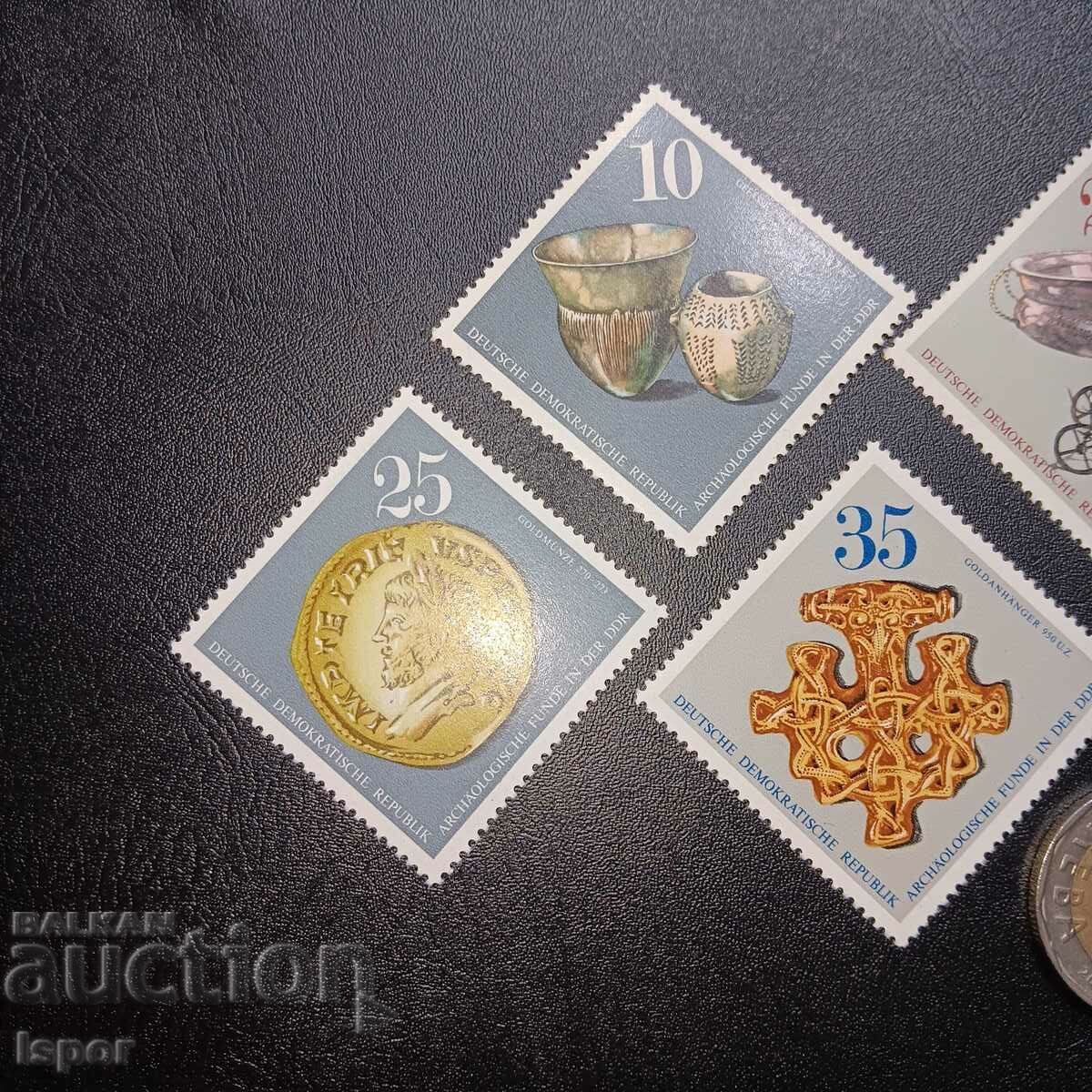 ГДР чиста серия с цена 5.00 лв. | € 2.56 ГДР чиста серия с цена 5.00 лв. | € 2.56