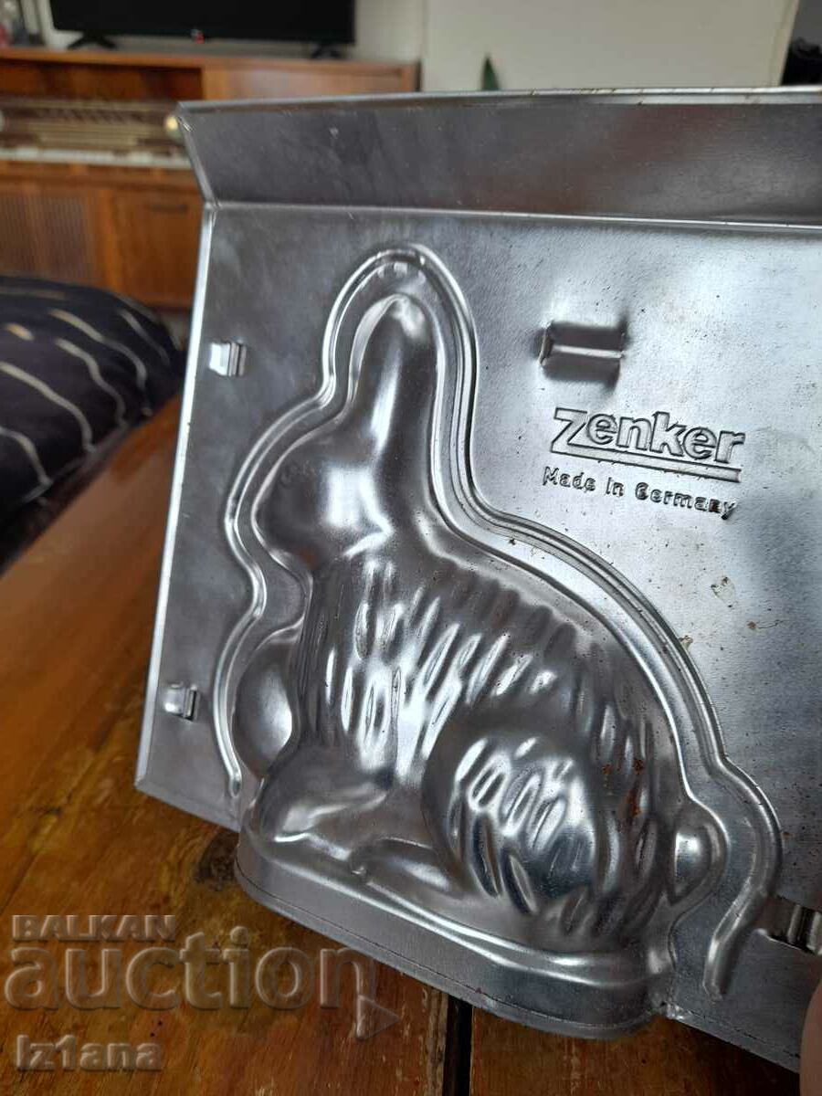 Auction Old form for baking Rabbit, Zenker Auction Old form for baking Rabbit, Zenker