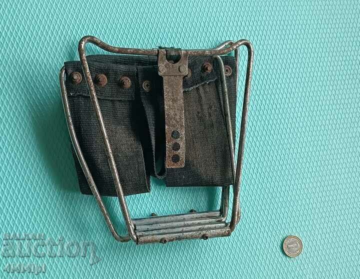 Μια καρέκλα τσέπης με τιμή 25.00 BGN | € 12.78 Μια καρέκλα τσέπης με τιμή 25.00 BGN | € 12.78