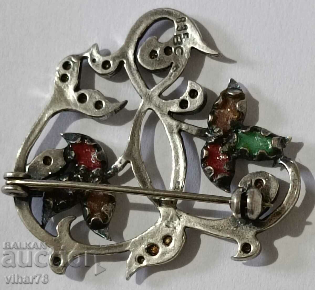 Delivery of OLD BROWN-SILVER BROOCH Delivery of OLD BROWN-SILVER BROOCH