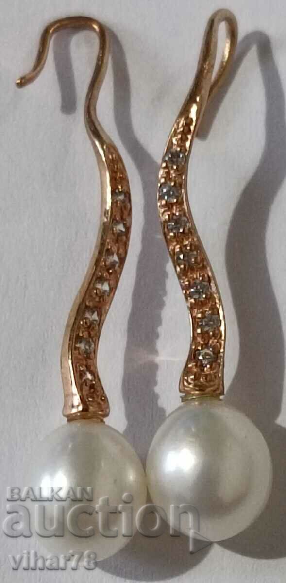 Cercei frumoși din argint cu placare cu aur și perle Cercei frumoși din argint cu placare cu aur și perle