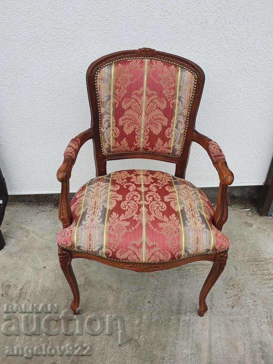 Beautiful vintage solid wood chair!!!