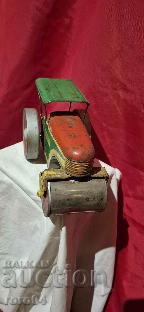 PIKO - TIN MECHANICAL PRESS - ROLLER with price 53.10 BGN | € 27.15