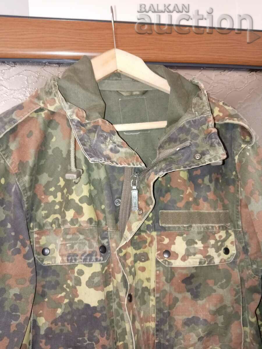 Γούνινο μπουφάν παραλλαγής με κουκούλα Germany BUNDESFFER με τιμή 71.00 BGN | € 36.30 Γούνινο μπουφάν παραλλαγής με κουκούλα Germany BUNDESFFER με τιμή 71.00 BGN | € 36.30