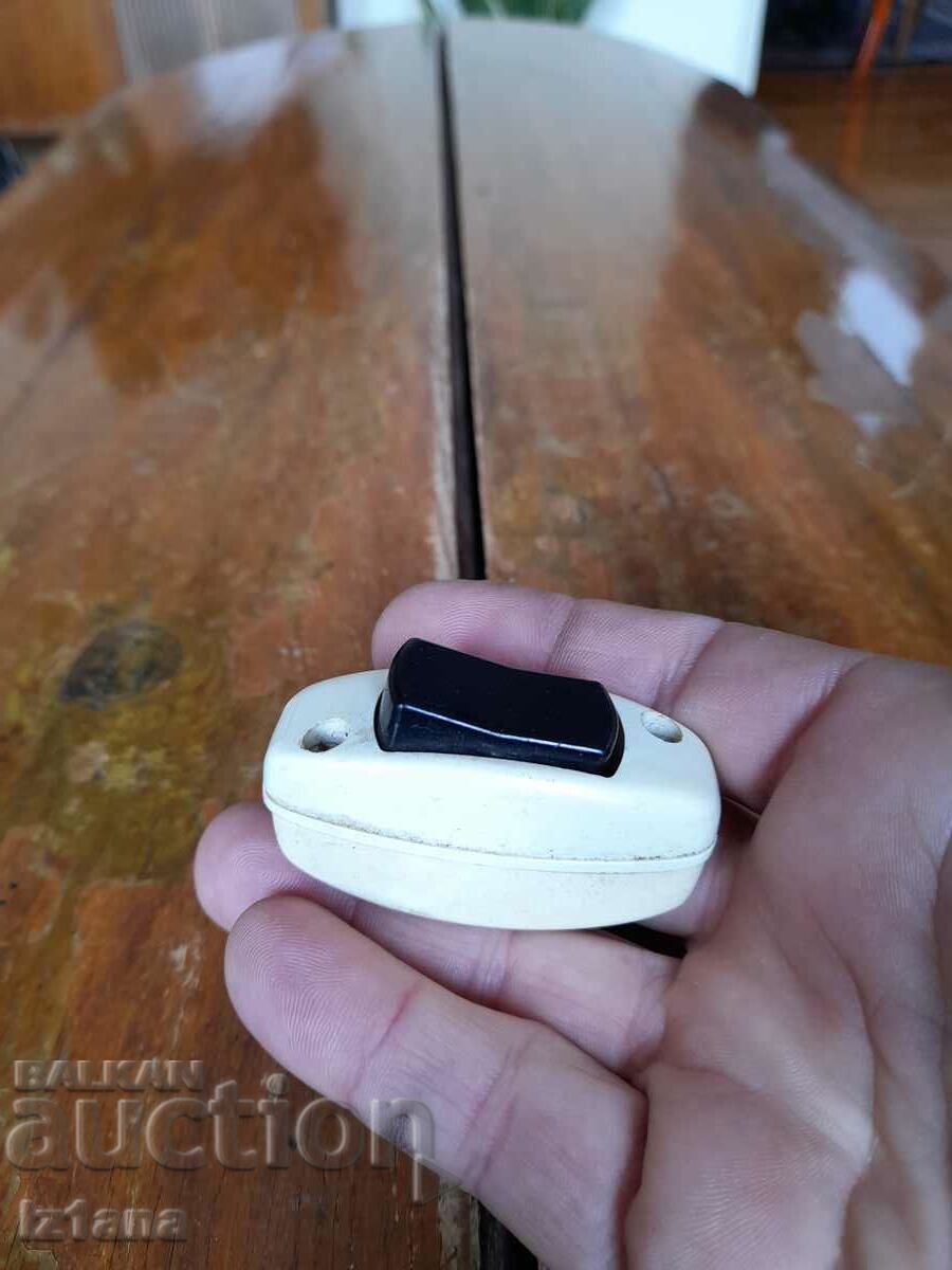 Old night light switch with price 6.00 BGN | € 3.07 Old night light switch with price 6.00 BGN | € 3.07