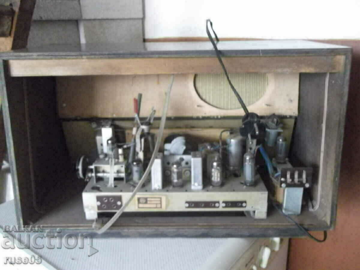 Радиоприемник "МЕЛОДИЯ-2 Тип Р-РС60-2 ЗТУ 37-60" с цена 50.00 лв. | € 25.56 Радиоприемник "МЕЛОДИЯ-2 Тип Р-РС60-2 ЗТУ 37-60" с цена 50.00 лв. | € 25.56