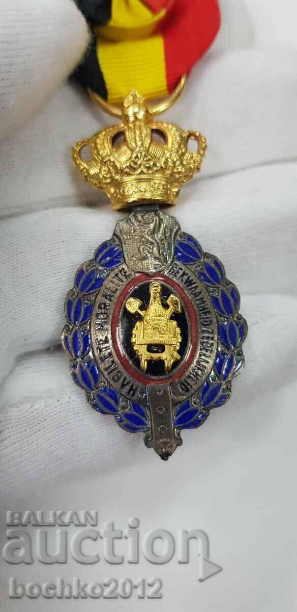 Auction Collectable royal order, medal, badge - Belgium Auction Collectable royal order, medal, badge - Belgium