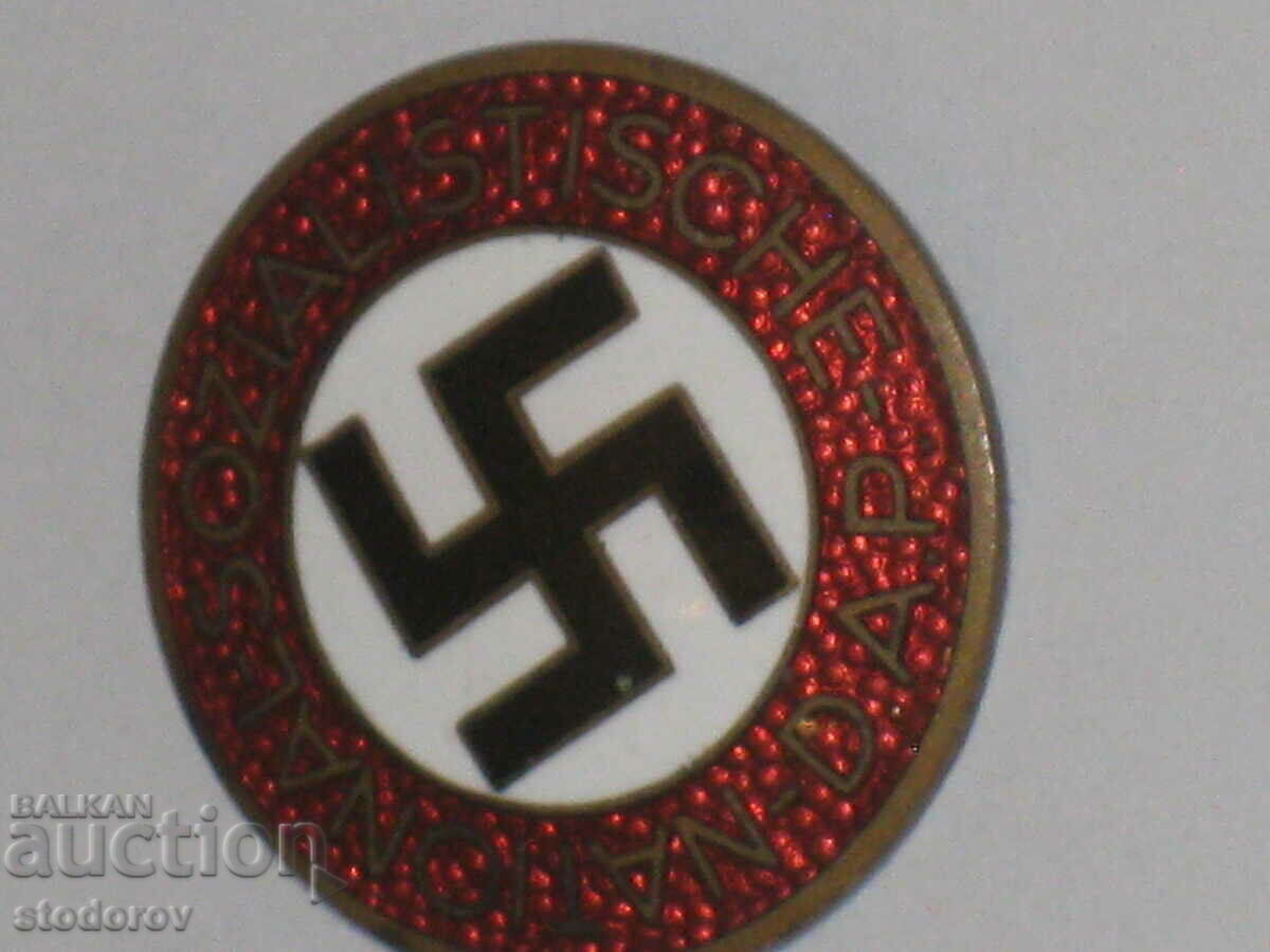 Insigna de partid NSDAP / NSDAP cu preț 1200.00 BGN | € 613.55 Insigna de partid NSDAP / NSDAP cu preț 1200.00 BGN | € 613.55
