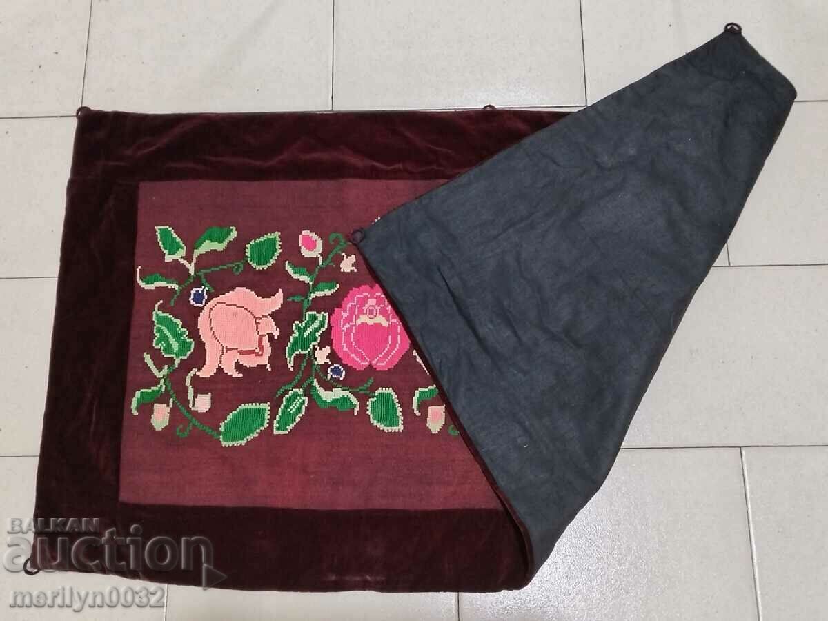 Auction Old handwoven woolen wall carpet velvet carpet rug Auction Old handwoven woolen wall carpet velvet carpet rug