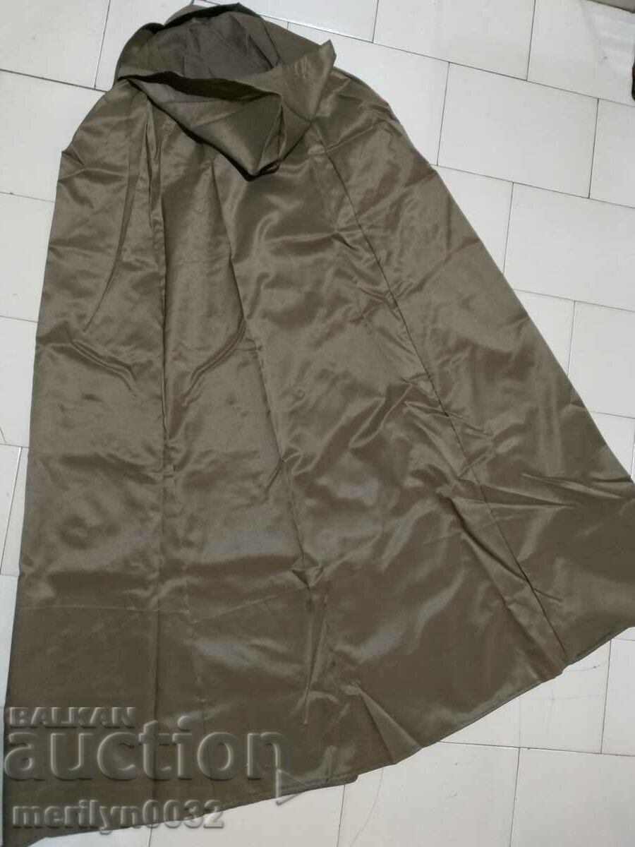 Livrarea Noua pelerină generală a unui ofițer din anii 70 BNA NRB Livrarea Noua pelerină generală a unui ofițer din anii 70 BNA NRB