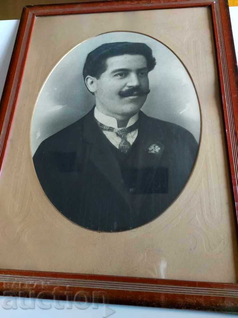 Licitație . 1910 MARE PORTRET VECHI AL UNUI OM RAMA FOTOGRAFIE