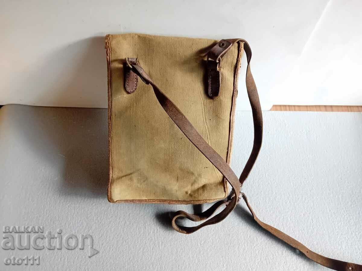 Auction OLD OFFICER'S COMMANDER BAG Auction OLD OFFICER'S COMMANDER BAG