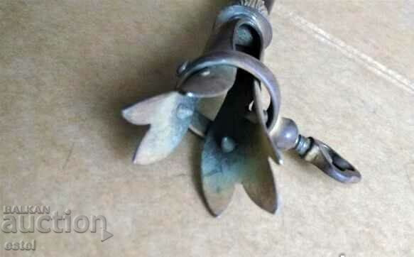 Licitație Fer a Gigot- instrument francez, suport - secolul XIX Licitație Fer a Gigot- instrument francez, suport - secolul XIX