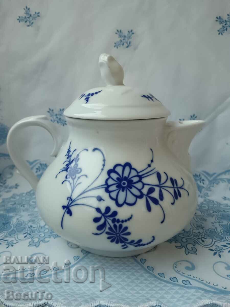 Delivery of Tirschenreuth Bavaria jug and teapot, cobalt flowers Delivery of Tirschenreuth Bavaria jug and teapot, cobalt flowers
