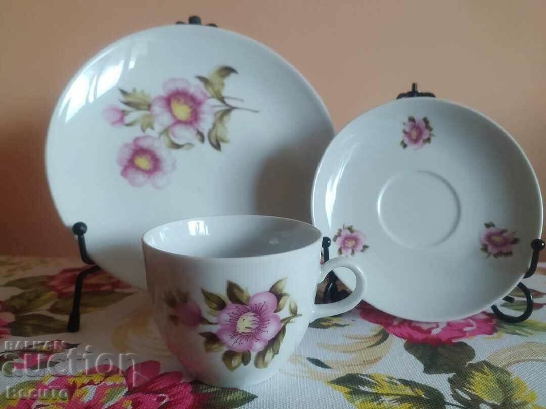 Delivery of Porc. coffee/tea set by Kahla, GDR, GDR, apple color Delivery of Porc. coffee/tea set by Kahla, GDR, GDR, apple color