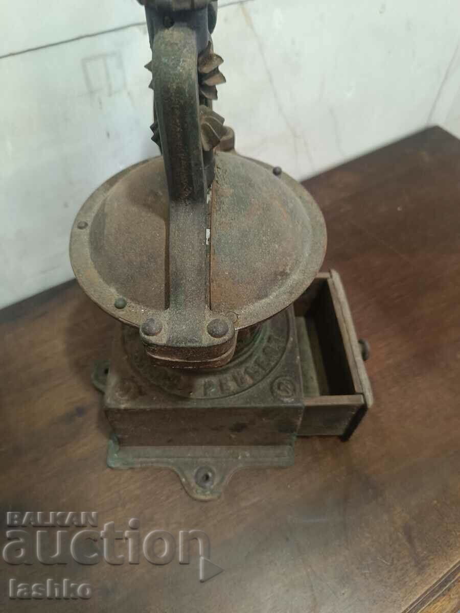 Old coffee mill with price 499.99 BGN | € 255.64 Old coffee mill with price 499.99 BGN | € 255.64