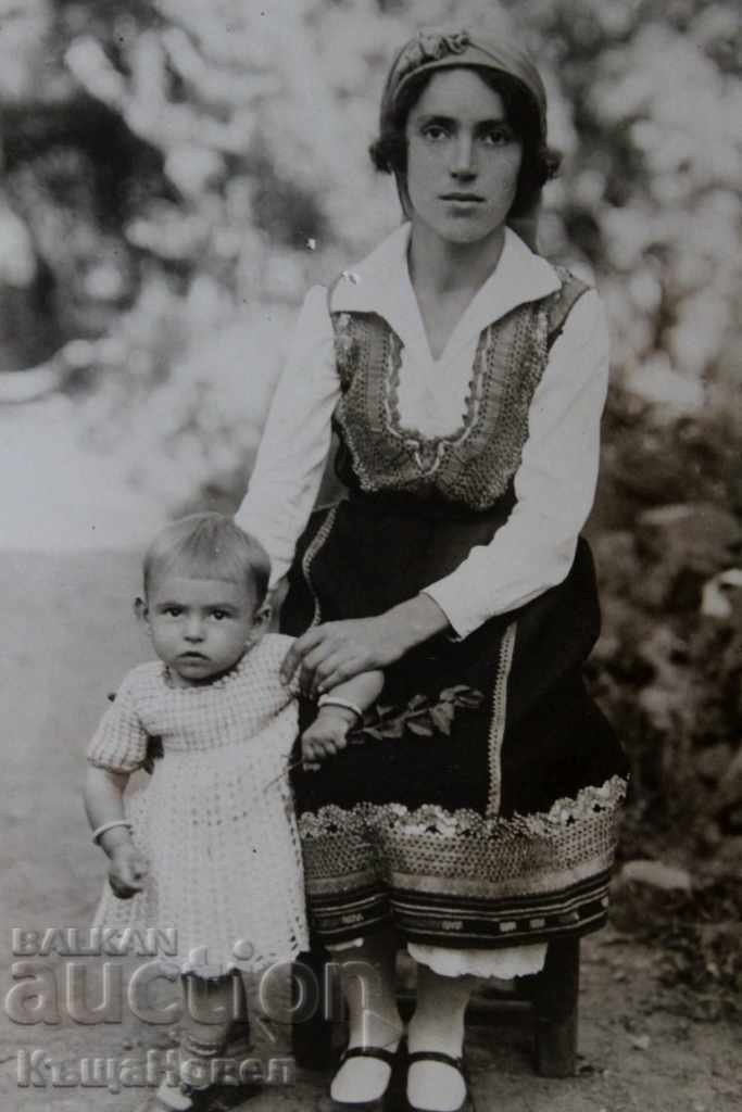 . 1926 ΦΟΡΩΝΤΑΣ LITAK SUKMAN SAYA SARMA SARMEN ΦΩΤΟΓΡΑΦΙΑ