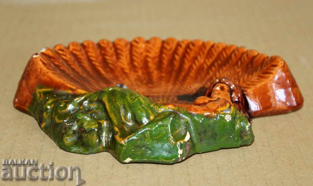 . OLD ROYAL CERAMIC ASHTRAY MERMAID CIGARETTE SBAKER - 7