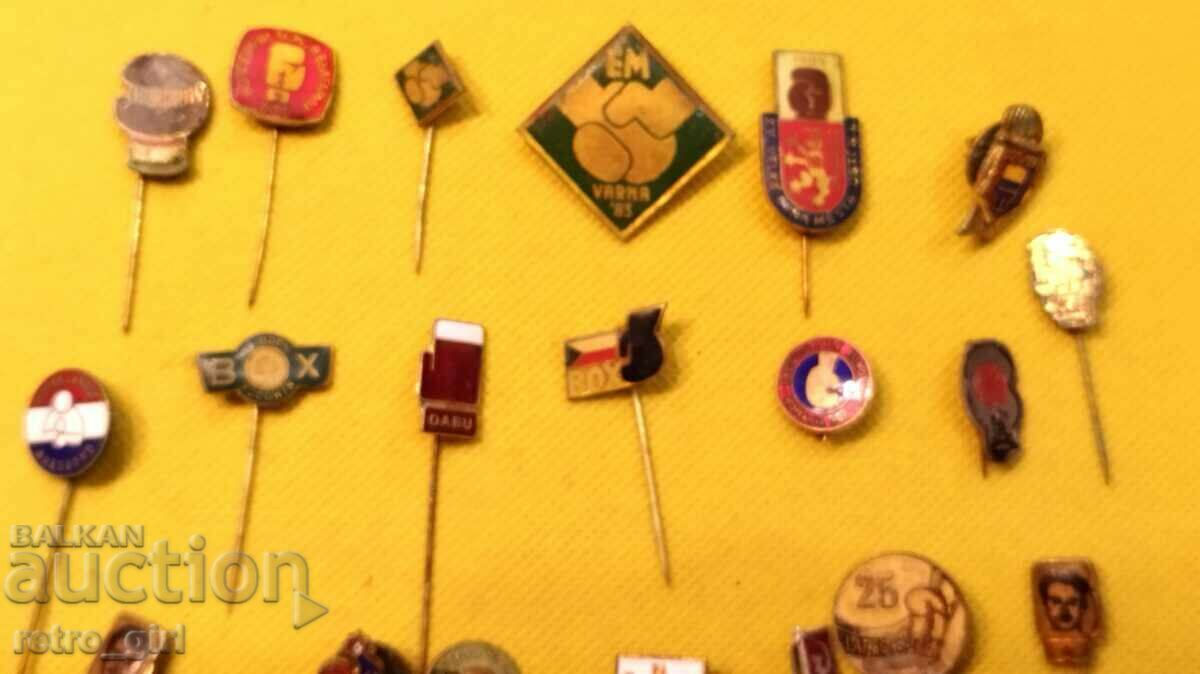 Лот от значки бокс - 22 броя. с цена 19.90 лв. | € 10.17 Лот от значки бокс - 22 броя. с цена 19.90 лв. | € 10.17