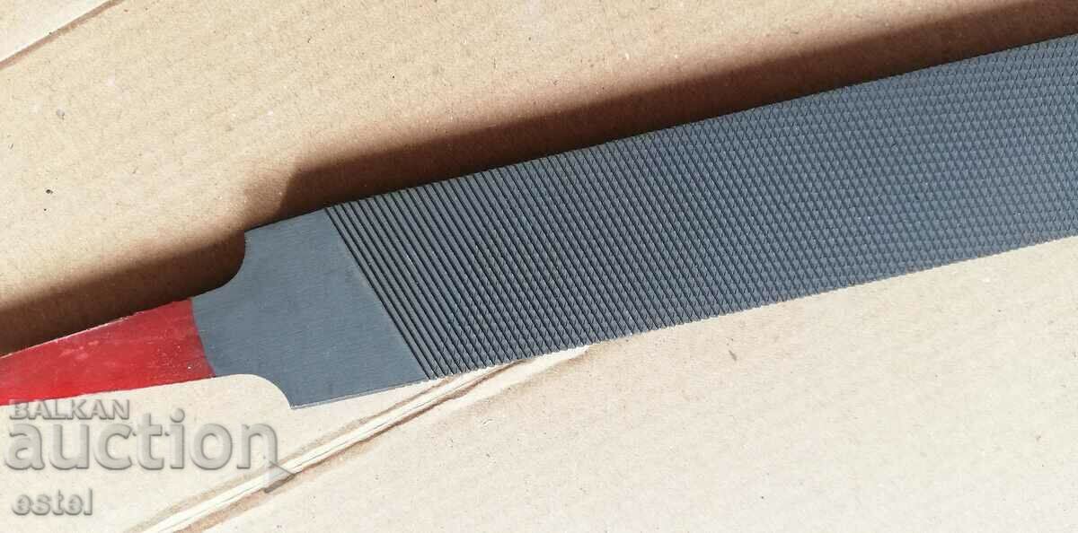 "OUTiLAC" semi-circular metal file with price 17.90 BGN | € 9.15 "OUTiLAC" semi-circular metal file with price 17.90 BGN | € 9.15