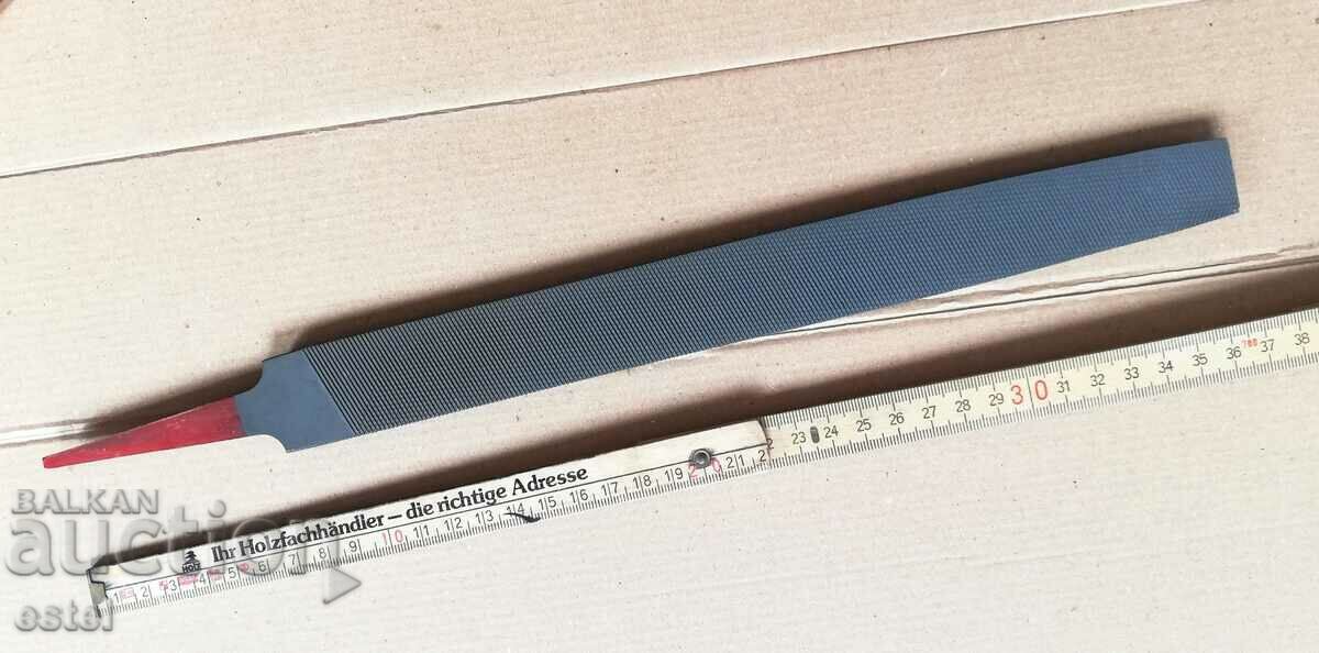 Auction "OUTiLAC" semi-circular metal file Auction "OUTiLAC" semi-circular metal file