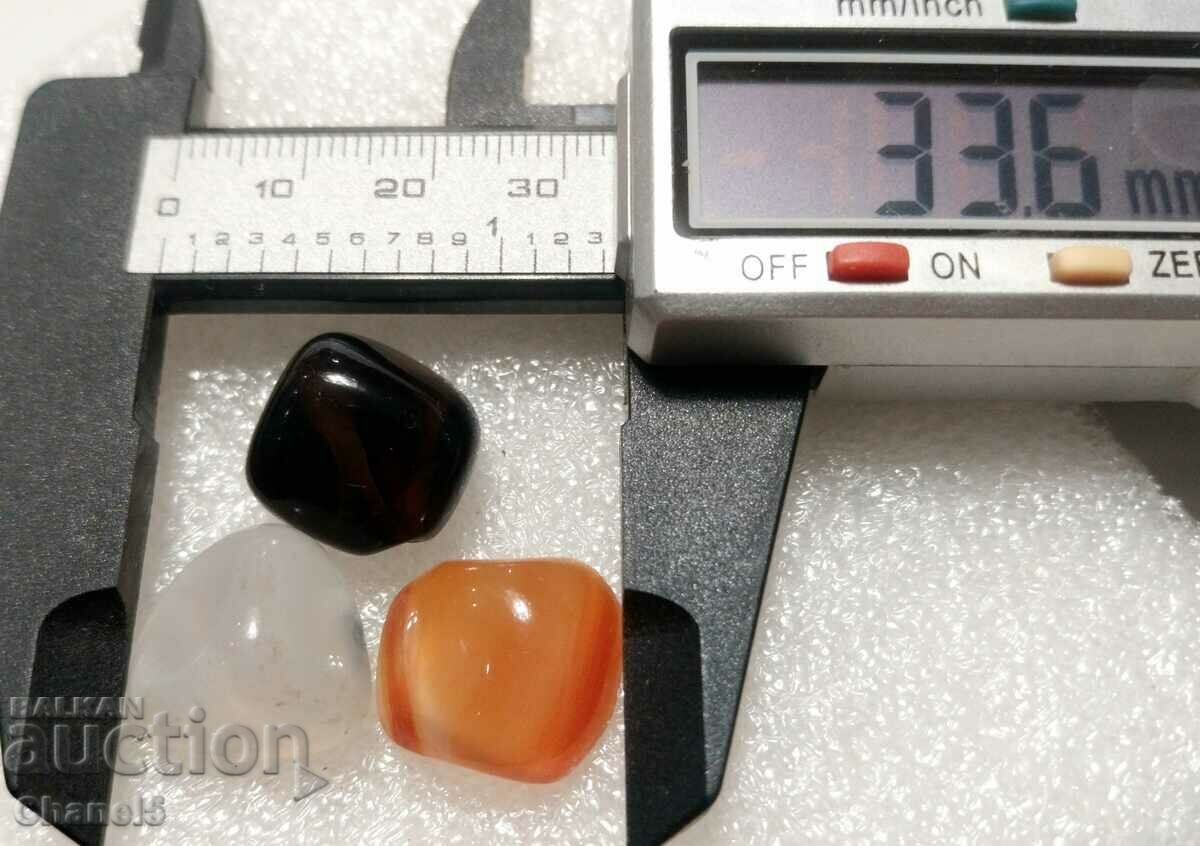 NATURAL ONYS, CARNEL - 52.45 carats (543) with price 12.90 BGN | € 6.60