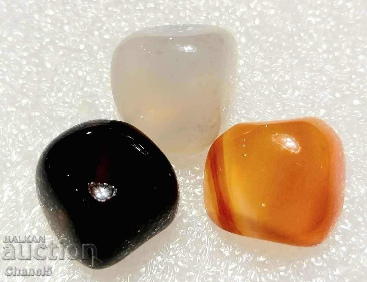 Delivery of NATURAL ONYS, CARNEL - 52.45 carats (543)