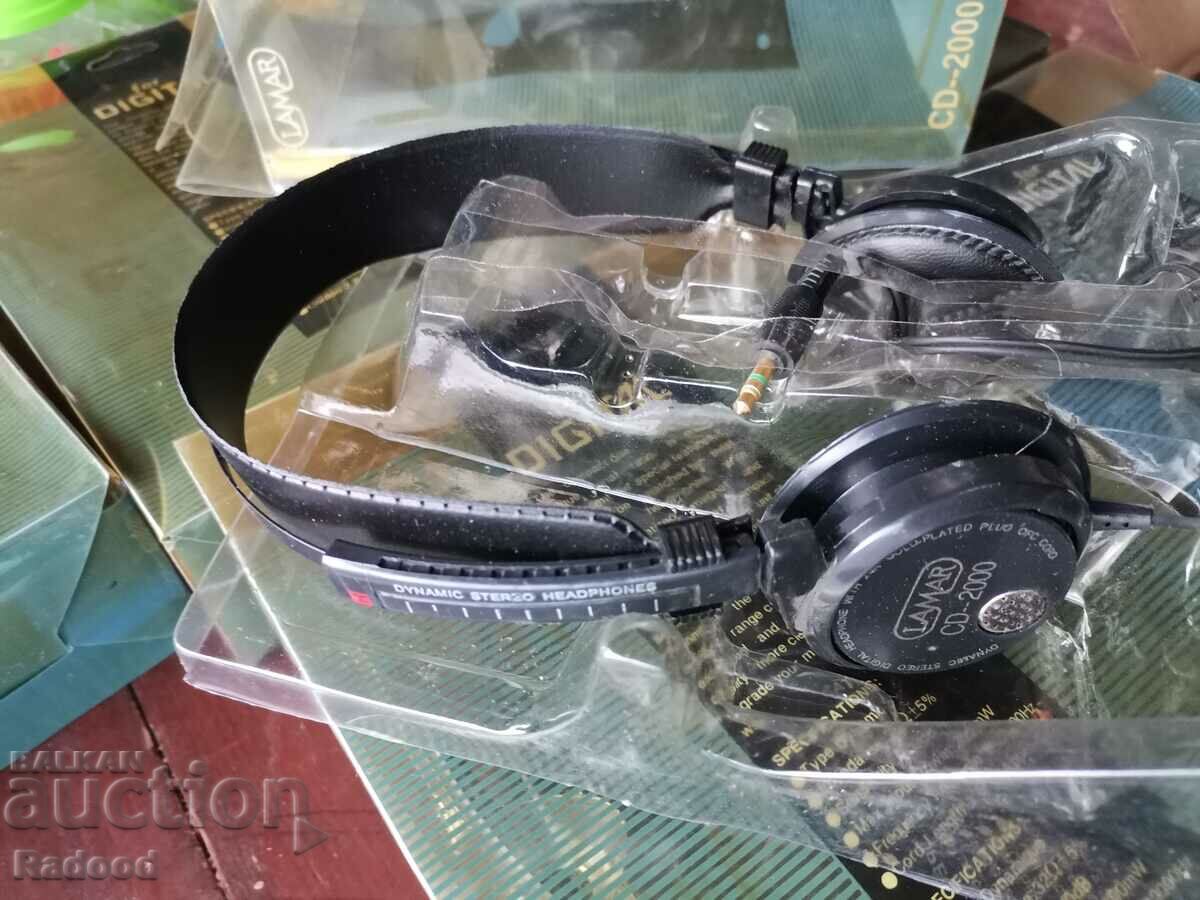 Auction Headphones from the 90s 20 Quantity new Auction Headphones from the 90s 20 Quantity new