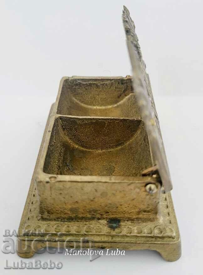 Delivery of Art Nouveau brass stamp box. Delivery of Art Nouveau brass stamp box.