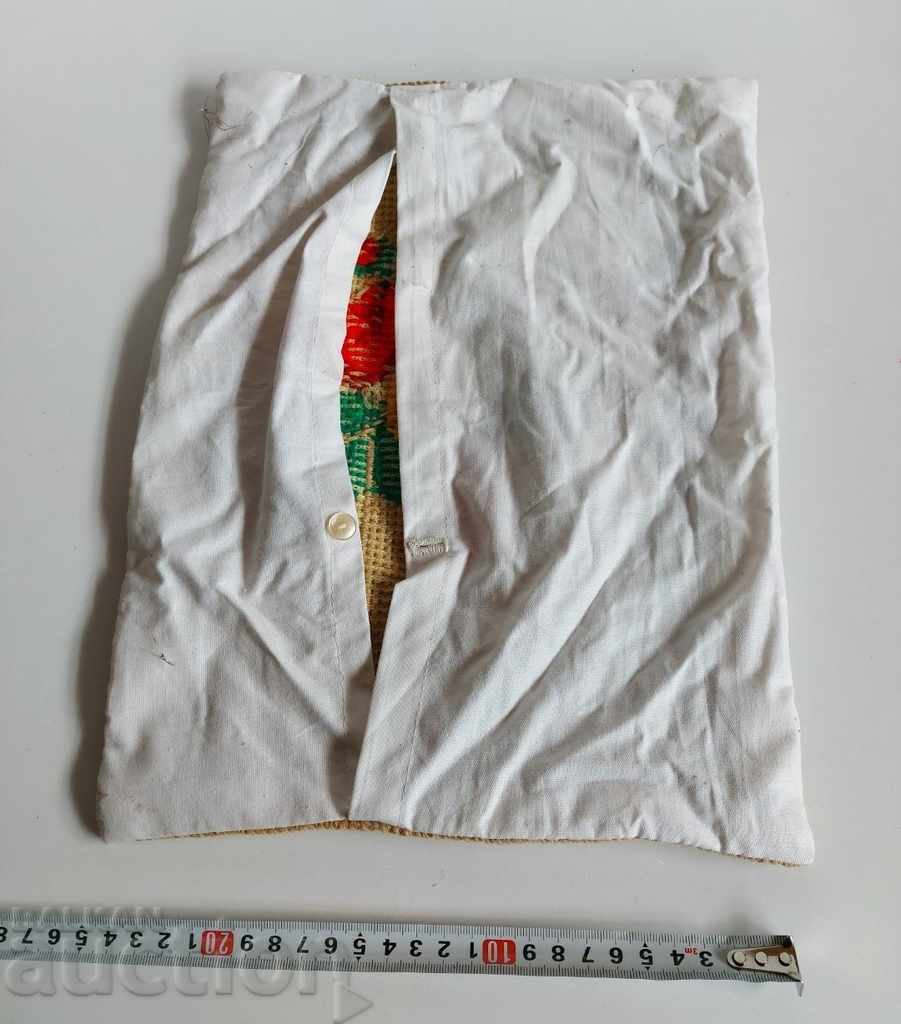 Licitație .FACE DE PERNA BRODATE VECHI BRODERIE CULORI EXCELENTE Licitație .FACE DE PERNA BRODATE VECHI BRODERIE CULORI EXCELENTE