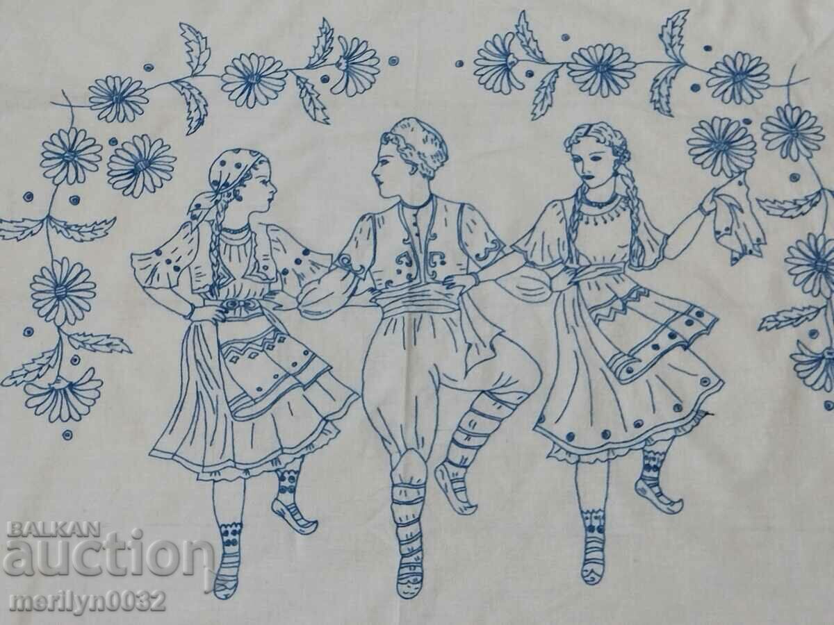 Χειροποίητο χαλί φορεμένο εσωτερικό από τη δεκαετία του 1940 με τιμή 68.00 BGN | € 34.77