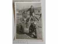 , 1965 CARNOBAT FOTO MILITAR VECHI FOTOGRAFIE MOTOCICLETA