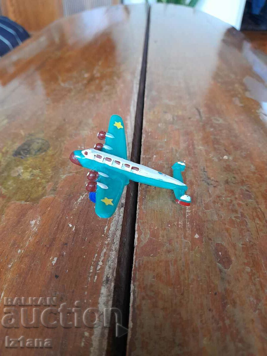 Ένα παλιό παιδικό παιχνίδι, ένα αεροπλάνο με τιμή 27.00 BGN | € 13.80 Ένα παλιό παιδικό παιχνίδι, ένα αεροπλάνο με τιμή 27.00 BGN | € 13.80