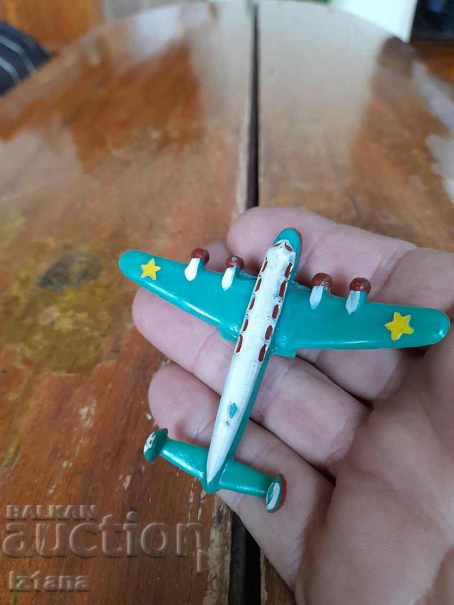 Δημοπρασία Ένα παλιό παιδικό παιχνίδι, ένα αεροπλάνο Δημοπρασία Ένα παλιό παιδικό παιχνίδι, ένα αεροπλάνο