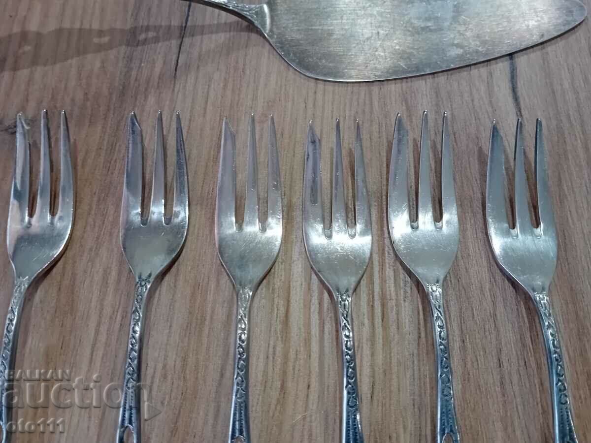 SET OF SILVER CUTLERY FOR DESSERT with price 50.00 BGN | € 25.56