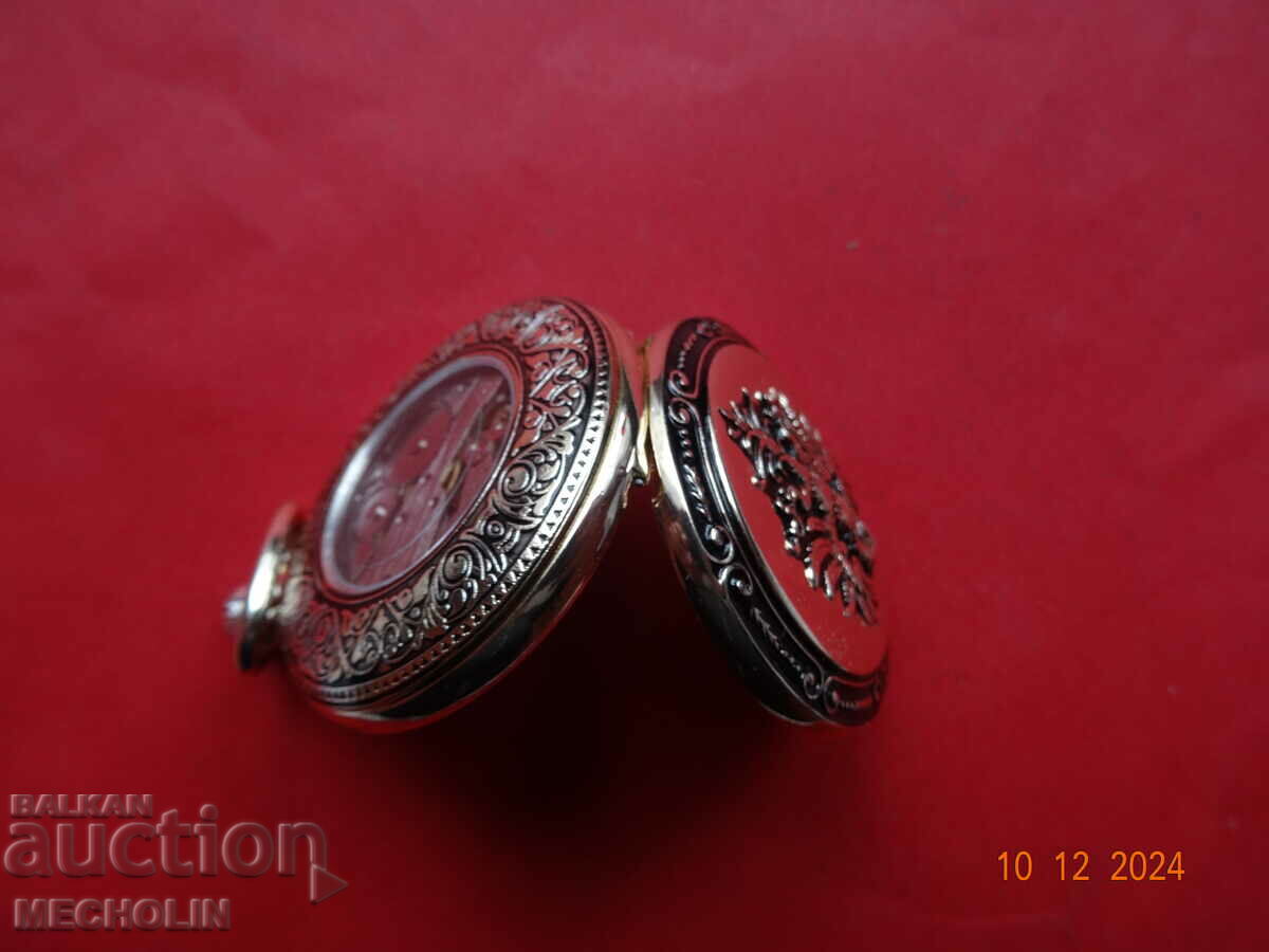 THE HERITAGE COLLECTION POCKET WATCH 8 - 7 THE HERITAGE COLLECTION POCKET WATCH 8 - 7