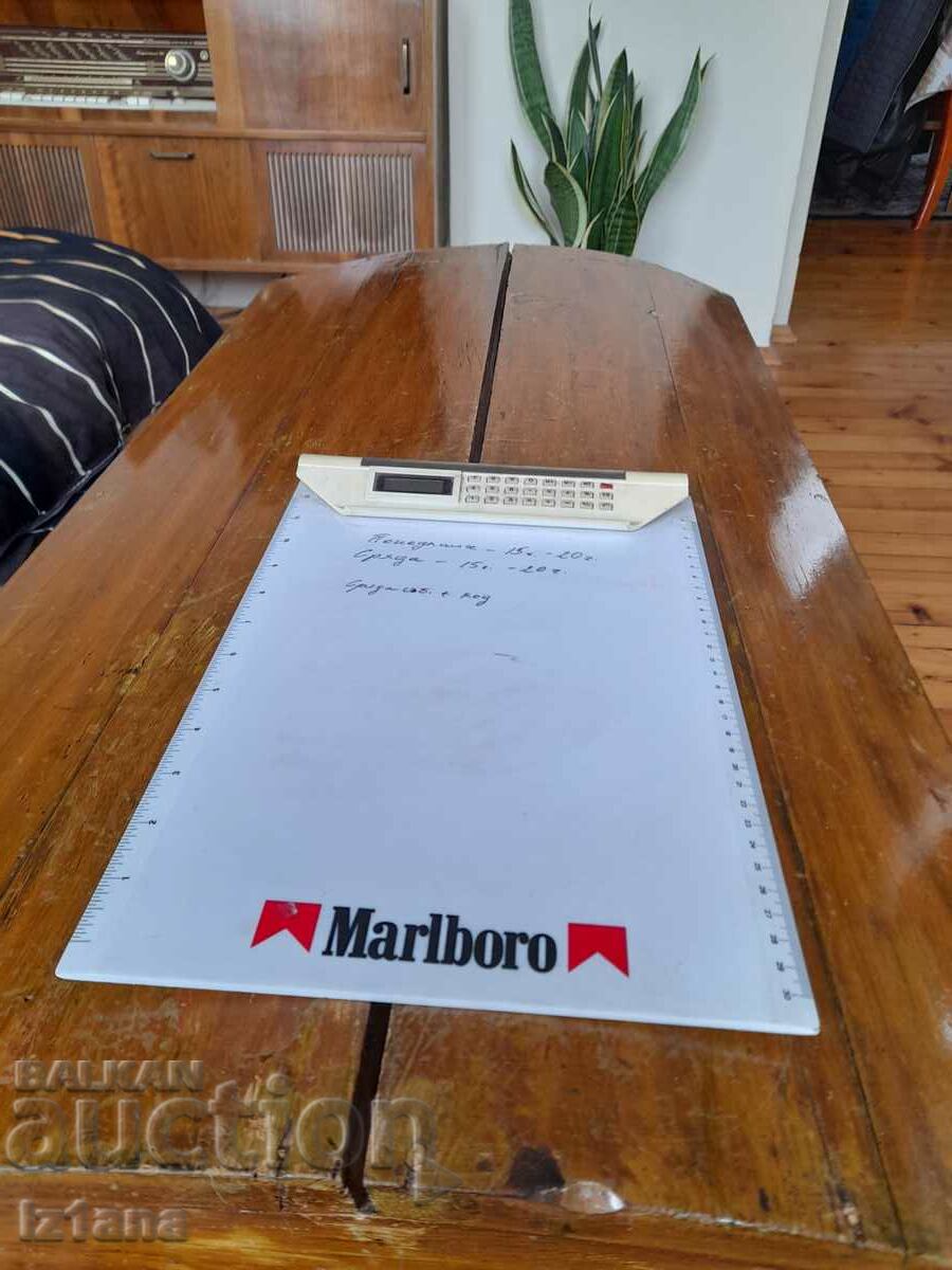 Un vechi tablou de sarcini Marlboro