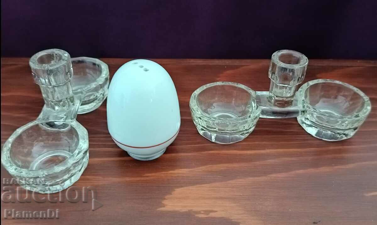 Παλιές γυάλινες αλατιέρα, 2 τεμάχια και 1 πορσελάνινη. με τιμή 18.00 BGN | € 9.20