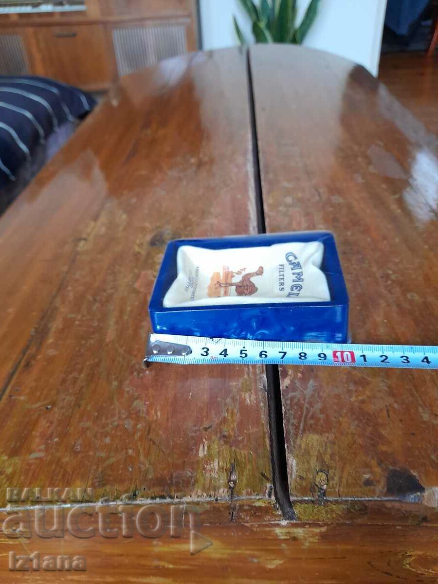 Delivery of Old Camel ashtray Delivery of Old Camel ashtray