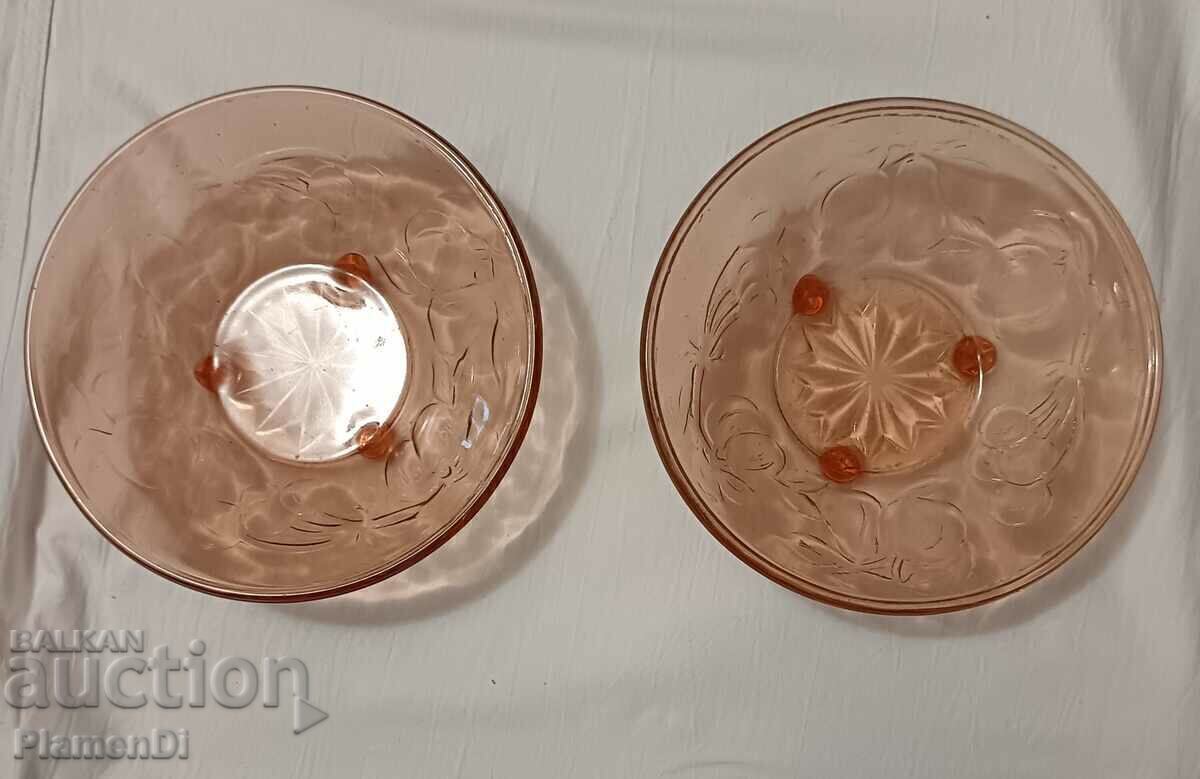 Lot de 2 farfurii de fructe din sticlă vechi, anii '60 cu preț € 15.00 | 29.34 BGN