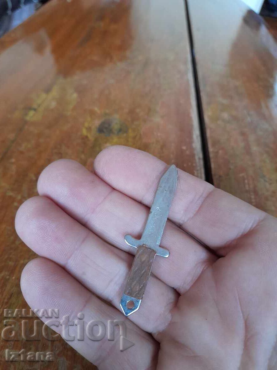 Auction Old Dagger Keychain Auction Old Dagger Keychain