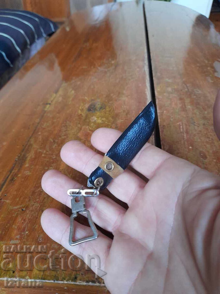 Old Dagger Keychain - 5 Old Dagger Keychain - 5