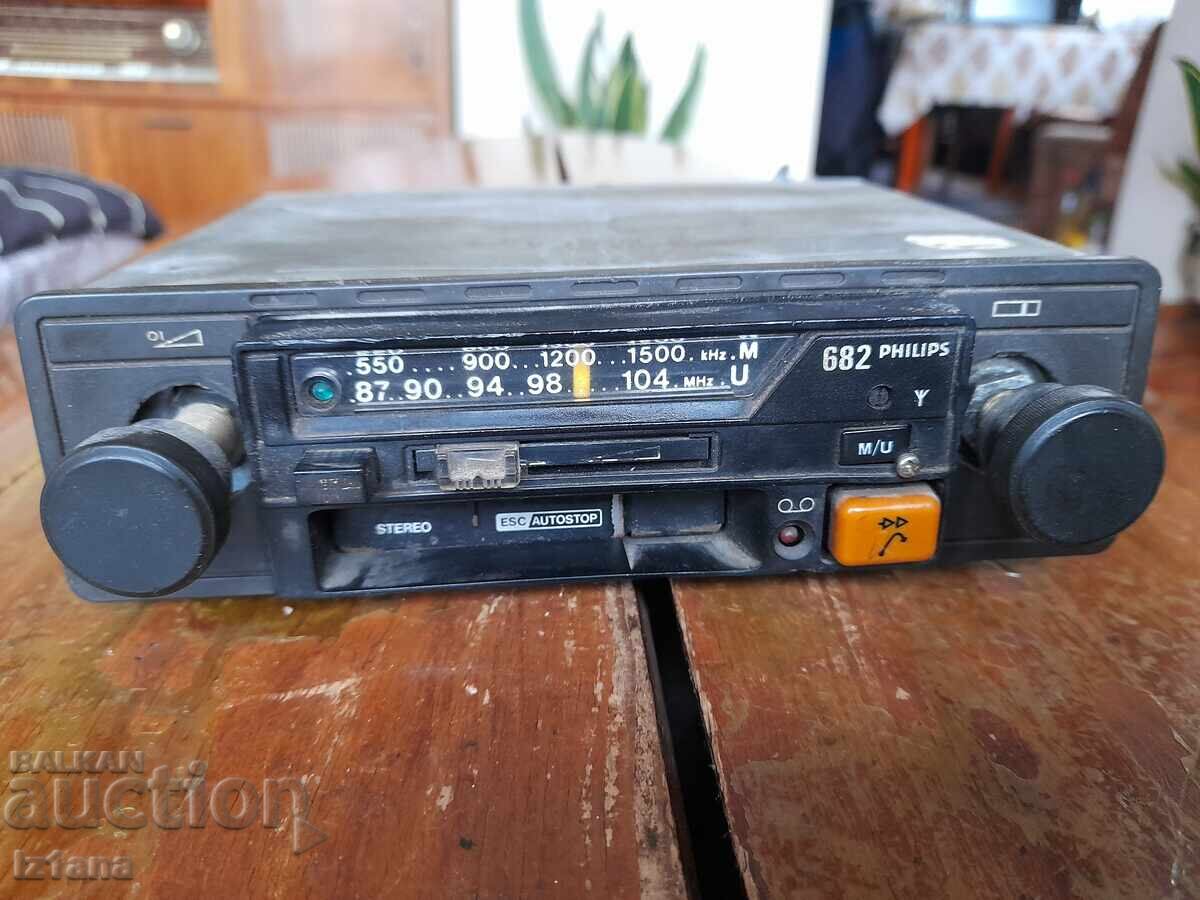 Old Philips 682 car radio cassette player with price 55.00 BGN | € 28.12