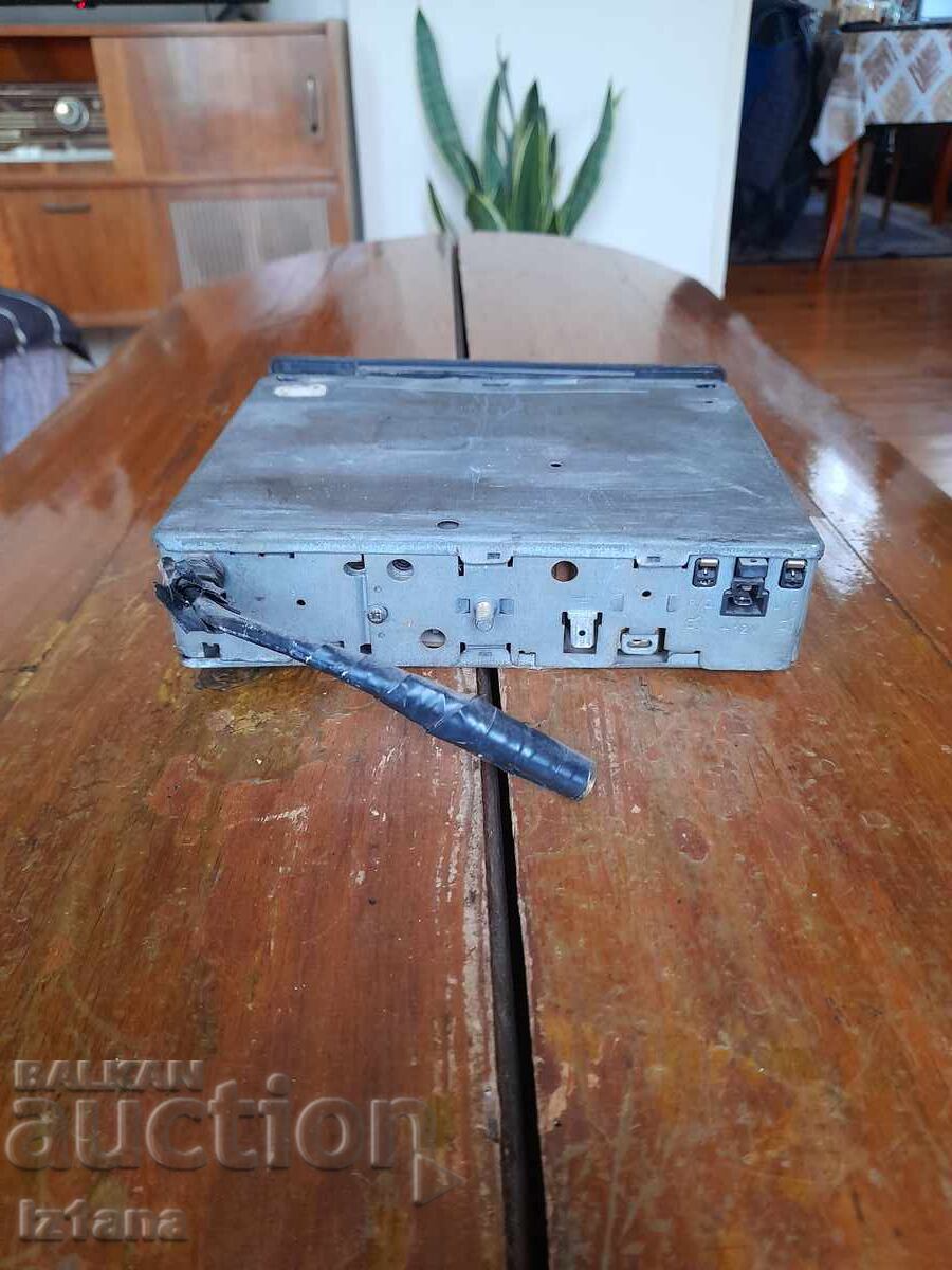 Delivery of Old Philips 682 car radio cassette player