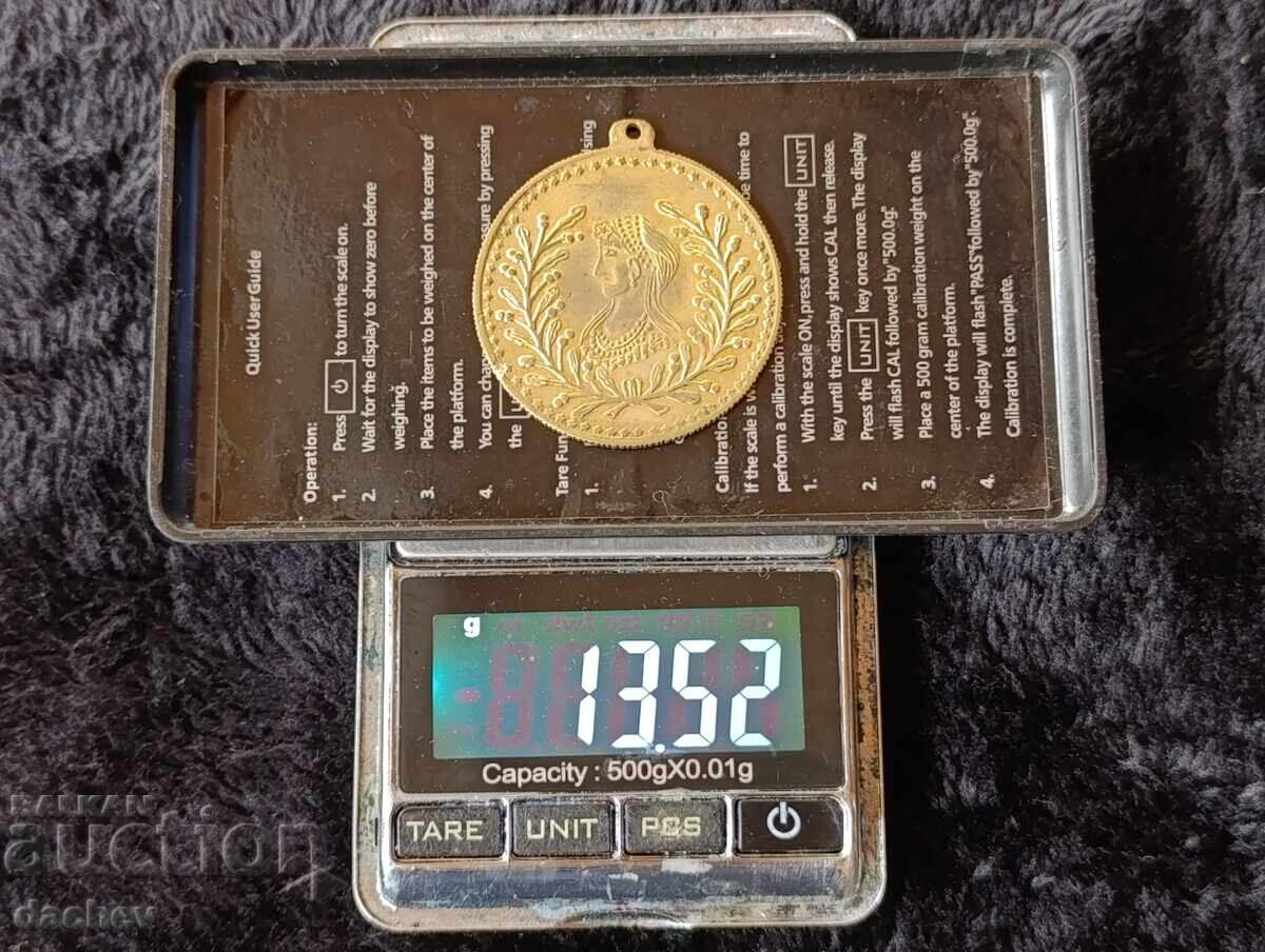 Delivery of Gold-plated antique pendant for folkloric cordon costume jewelry Delivery of Gold-plated antique pendant for folkloric cordon costume jewelry