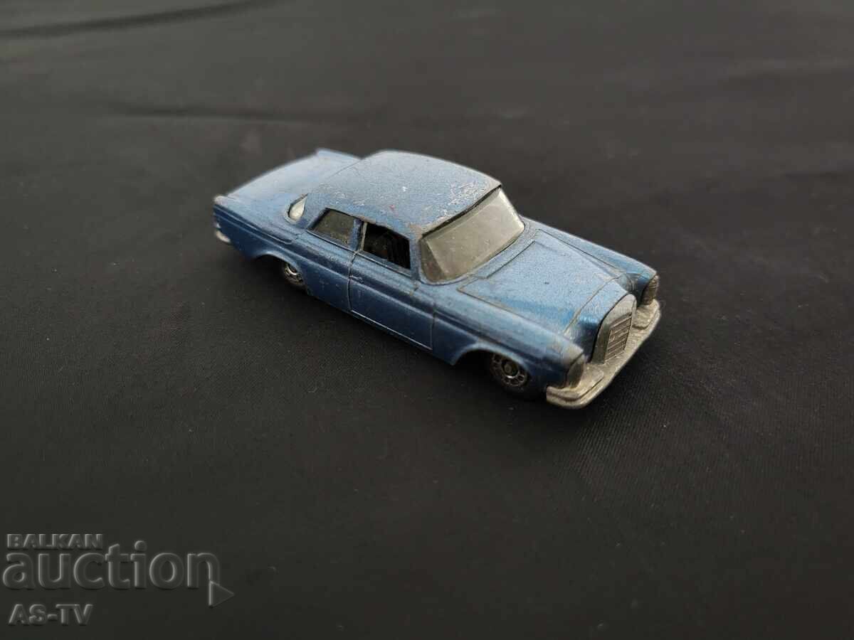 Matchbox mercedes 300 se stroller